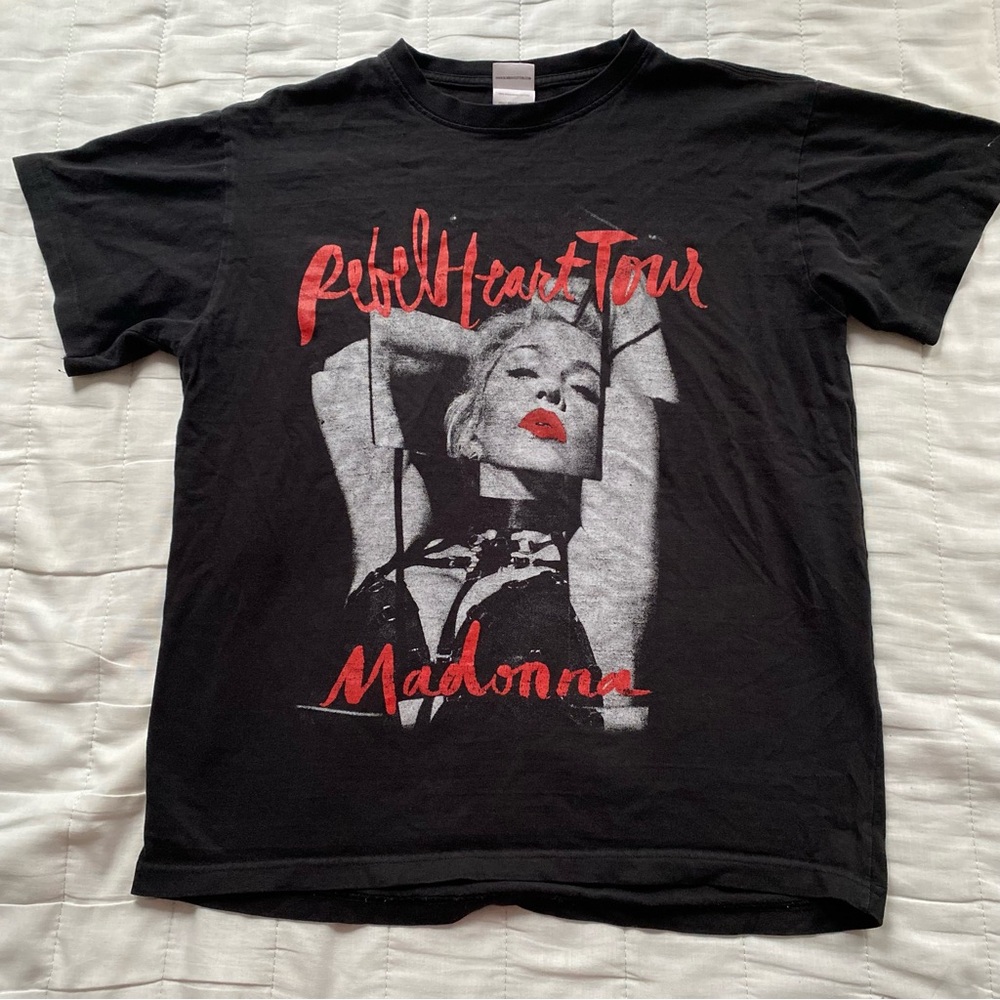 Madonna Rebel Heart Tour Black Graphic Tee - Red & White Print